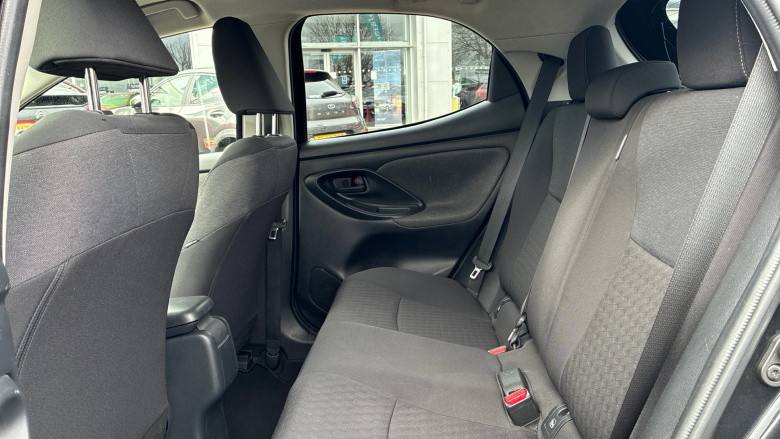 Toyota Yaris 1.5 Hybrid Design 5dr CVT Hybrid Hatchback